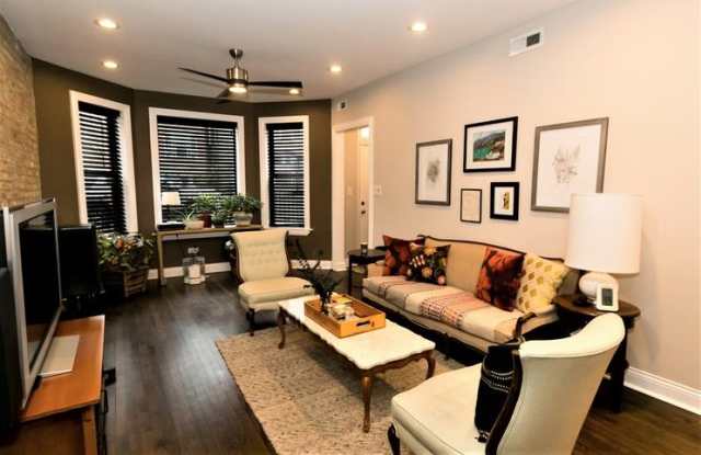 Photo of 2019 N Hoyne Ave