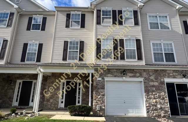 Photo of Beautiful 3 BR, 2.5 Bath home in Woodcrest Hills Condo located in Central York School District