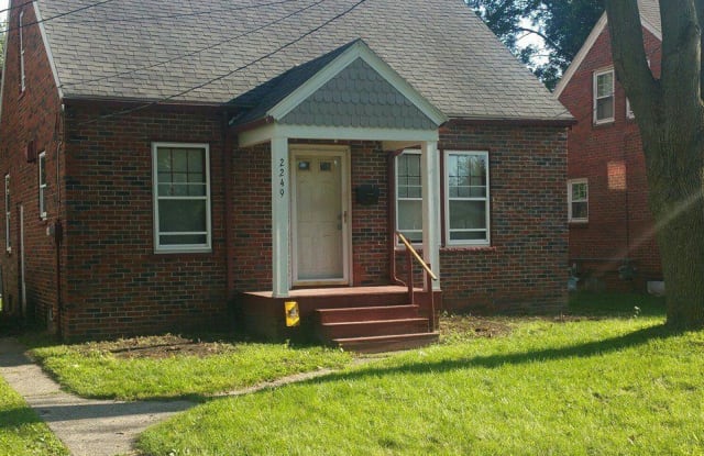 2249 Dundee Street - 2249 Dundee Avenue, Toledo, OH 43609