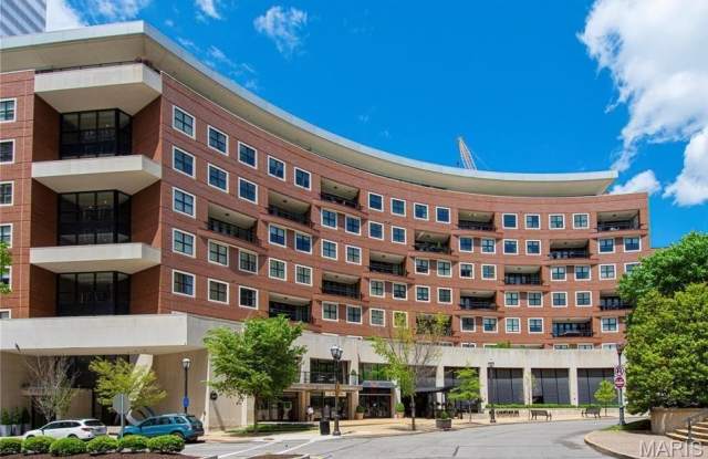 155 Carondelet Plaza