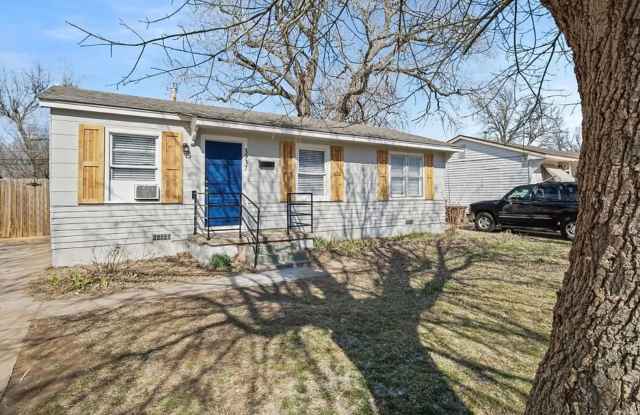 Cozy 3BD/1BTH Home Conveniently Located near I-240 & I-44