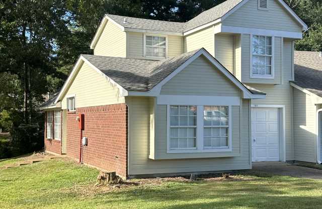 101 Glen Hollow Drive