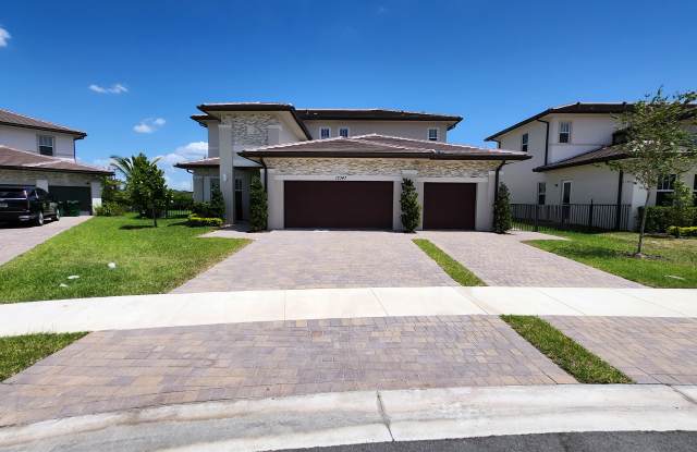 12347 Sw 43 Ct