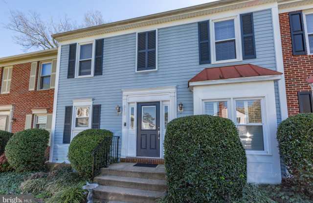 818 GROVE AVENUE - 818 Grove Avenue, Fredericksburg, VA 22401