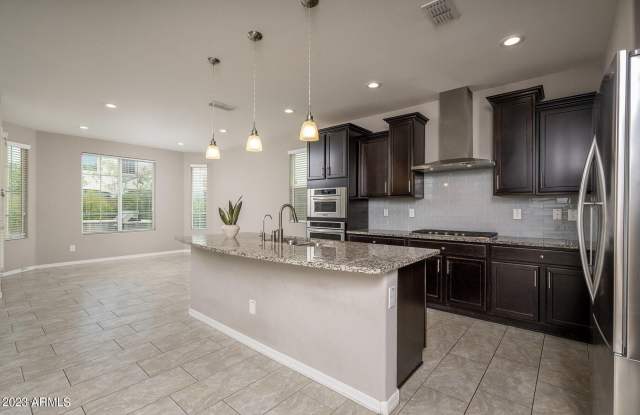 2354 W RIVERSIDE Street