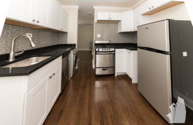 Photo of 2537 N Seminary