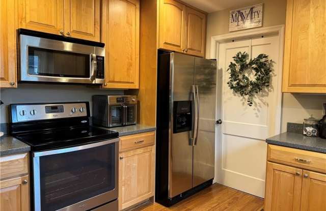 3716 S Queensgrove Circle