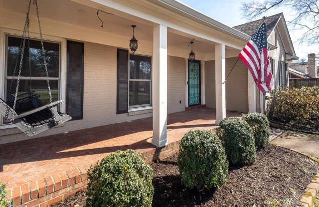 500 COLONIAL Rd