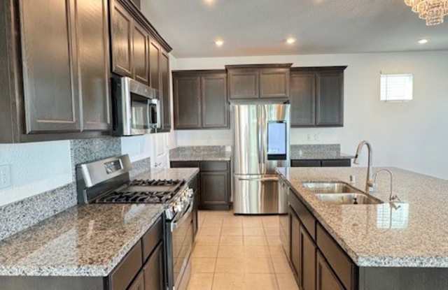 2104 Cottonwood Street