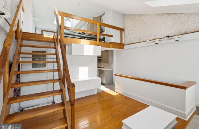 3715 CALUMET Street unit: 3