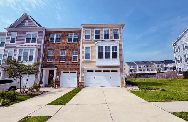 EMBREY MILL - END UNIT TOWNHOUSE