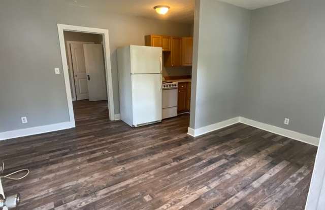1 bedroom/ bath duplex