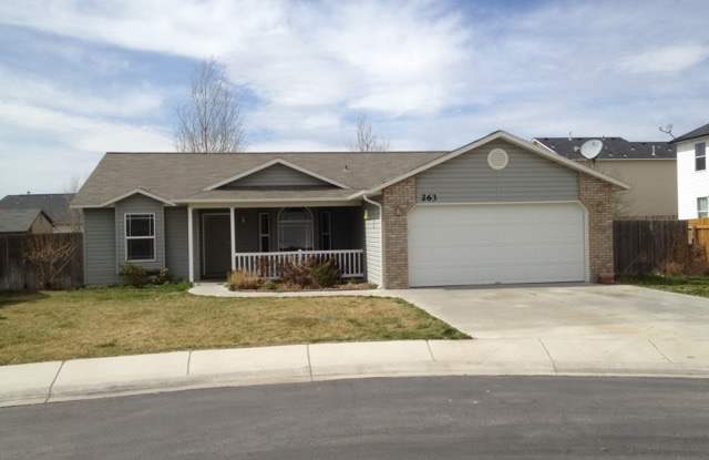 263 Sunbird | Kuna Gem in Desirable Location w/ Skylight!