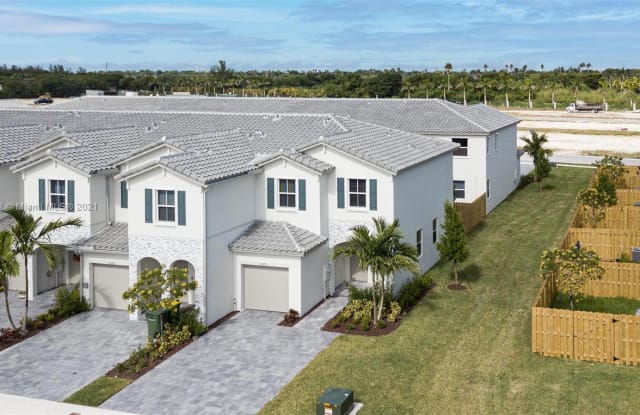 2685 SE 12th St - 2685 SE 12th St, Homestead, FL 33035