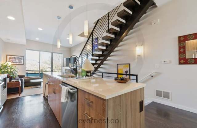 2622 West 24th Avenue