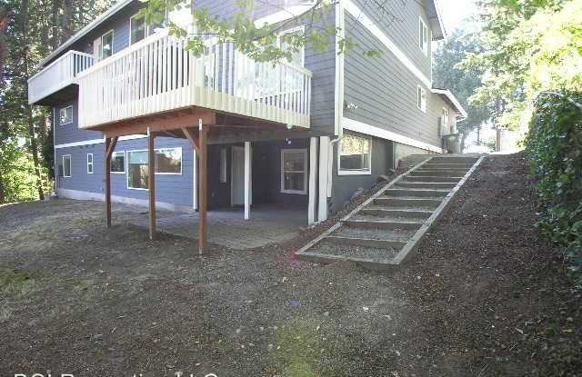 9009-25th Ave Ct S  (Lower Unit B) - 9009 25th Avenue Court South, Lakewood, WA 98499