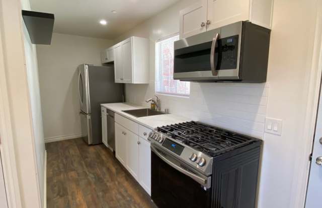 Studio Unit with private entrance!
