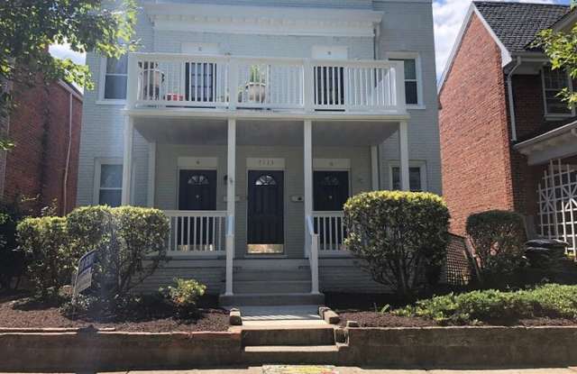 2113 Maplewood Ave