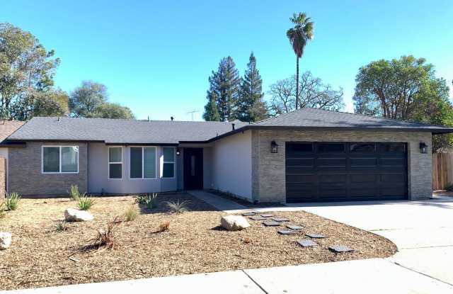Gorgeous 3-Bedroom House in Carmichael