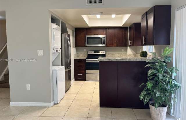 5150 Lake Loop Road, Cooper City, FL 33330