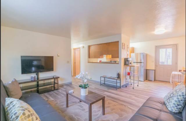 Fully Stocked Centrally Located Furnished Rental