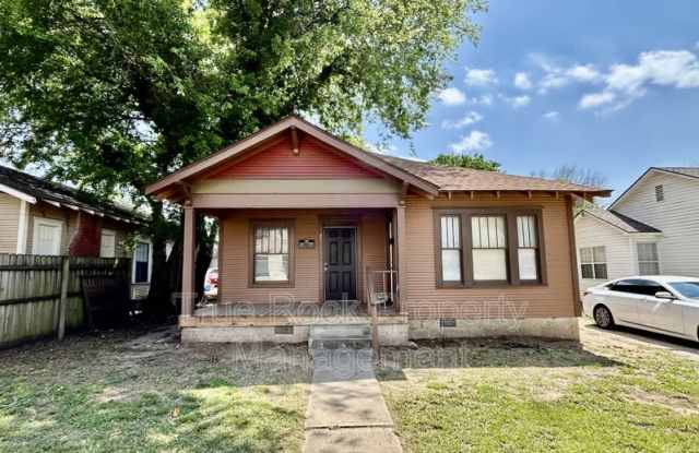 817 E Main St