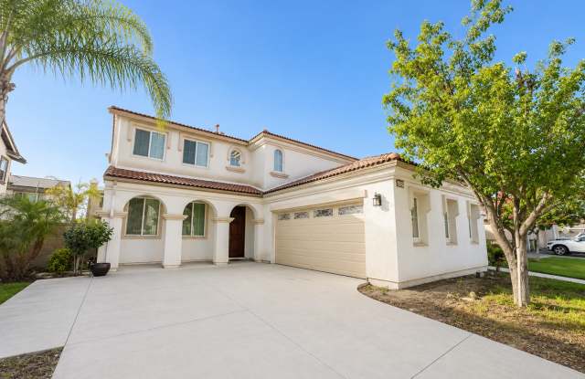 Spacious 5 bedroom with 3 car garage for rent