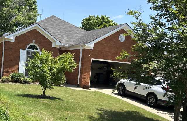 713 Rockford Circle