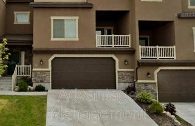 933 S Aspen Loop