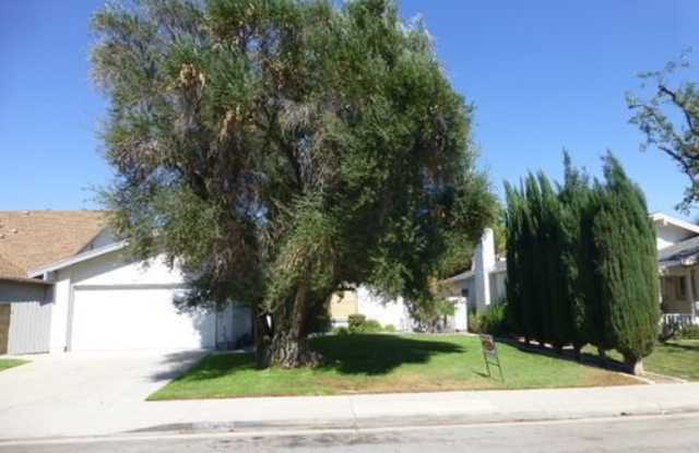 Photo of Tempo Tract Community 3 Bedroom Rental Home in Valencia!