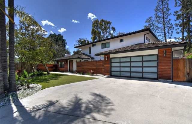 4751 Del Moreno Drive