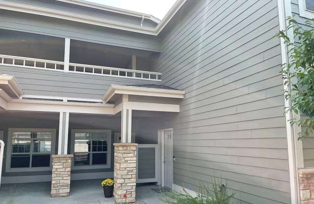 Beautiful 2bd/2ba Condo in West Greeley with Garage!