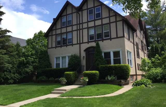 Move In July 1st 2025! 2 Bedroom 2 bath - Pet's OK - Wilmette