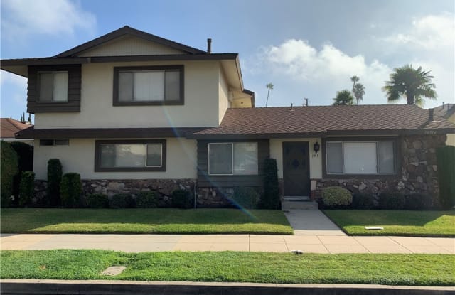 10514 La Reina Avenue - 10514 La Reina Avenue, Downey, CA 90241