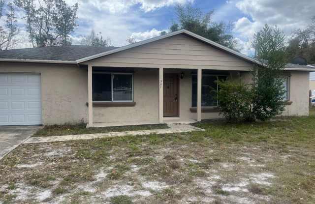 351 Hidden Lake Dr. Fantastic 3 bedroom, 2 bathroom single family home.