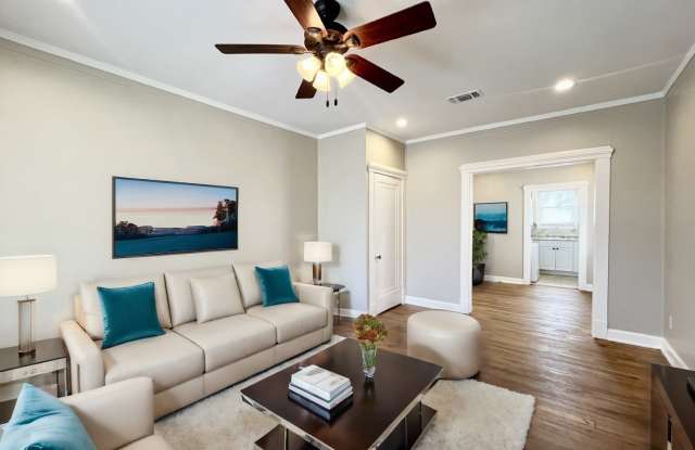 411 E Courtland Pl unit: 3