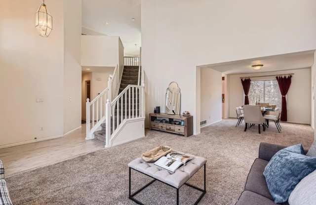 2645 South Kline Circle