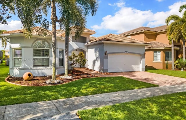 1898 SE 19th St - 1898 SE 19th St, Homestead, FL 33035