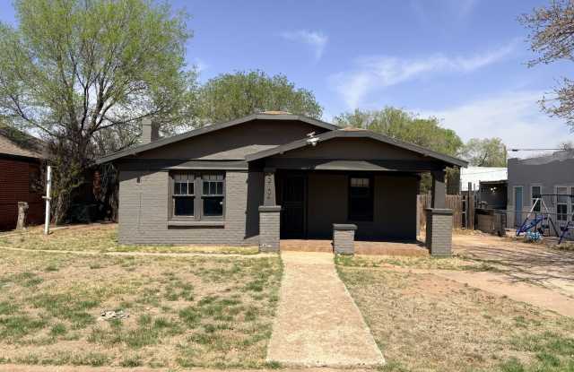 $999 for the First month!! 4 Bed 2 Bath in Heart of Lubbock