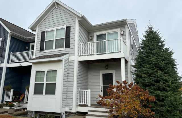 3 bed /2.5 bath townhouse at Cobblestone at the Ravines in Kentwood
