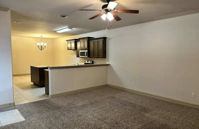 Jack Finney Blvd 6913 - 1