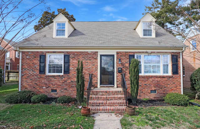 Dreamy 4 Bed, 2 Bath Cape Cod in Sauer's Garden Available Now!