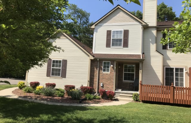 180 Barrington Cir - 180 Barrington Circle, Oakland County, MI 48360