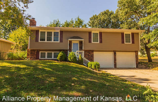 3427 Woods Dr. - 3427 Woods Drive, Manhattan, KS 66503