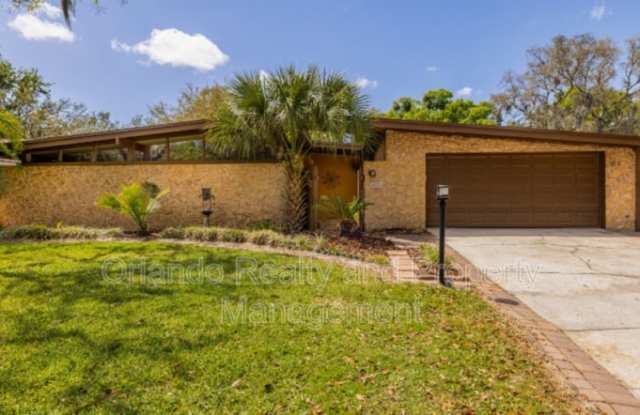 1483 Glastonberry Rd