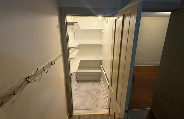 69 W Somerset Street W