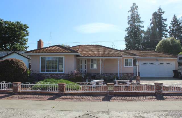 Desirable neighborhood 3 bedrooms plus giant extra room $5000 - 860 South Daniel Way, San Jose, CA 95128