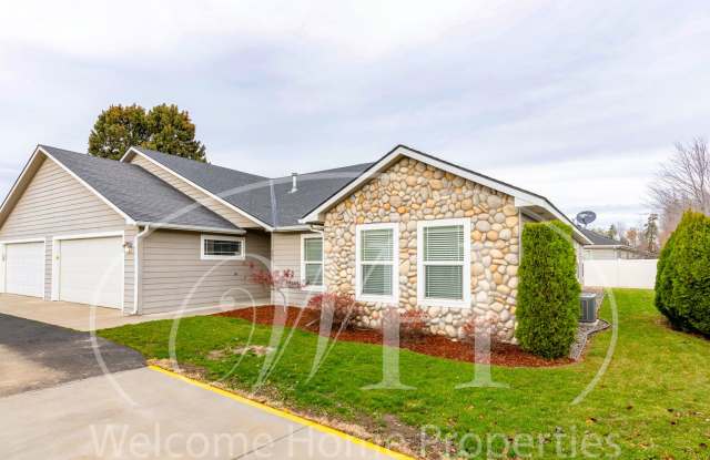 Spacious Home with Vaulted Ceilings