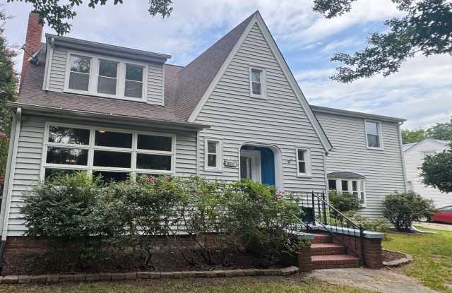 Beautiful Spacious Home with Mother-in-Law Suite
