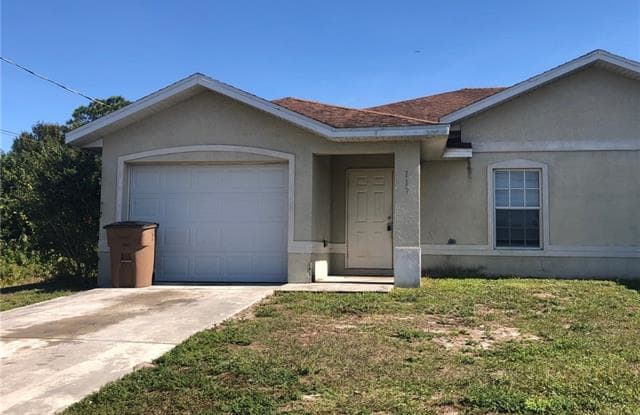 117 Harry AVE S - 117 117/119 Harry Ave S, Lehigh Acres, FL 33973